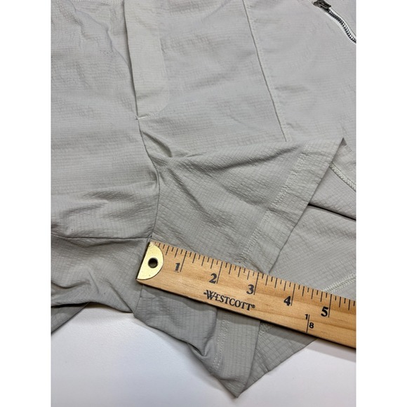 Athleta Shorts 16 Khaki Beige Trekkie Pull On Athletic Zippered Pockets - Picture 8 of 9